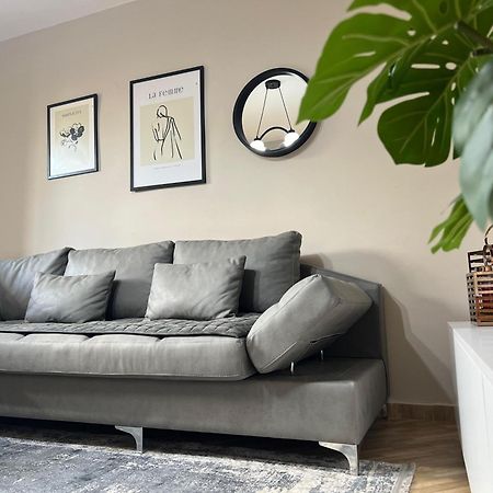 New Modern Tirana Apartment Exterior foto